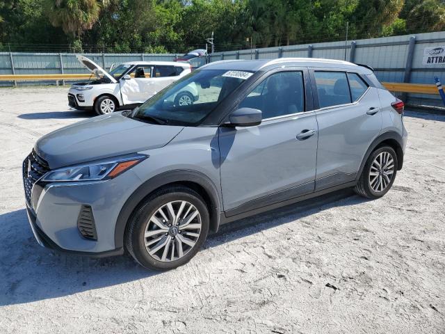  Salvage Nissan Kicks