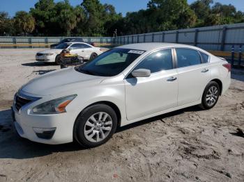  Salvage Nissan Altima