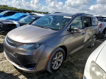  Salvage Chrysler Pacifica