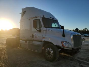  Salvage Freightliner Cascadia 1