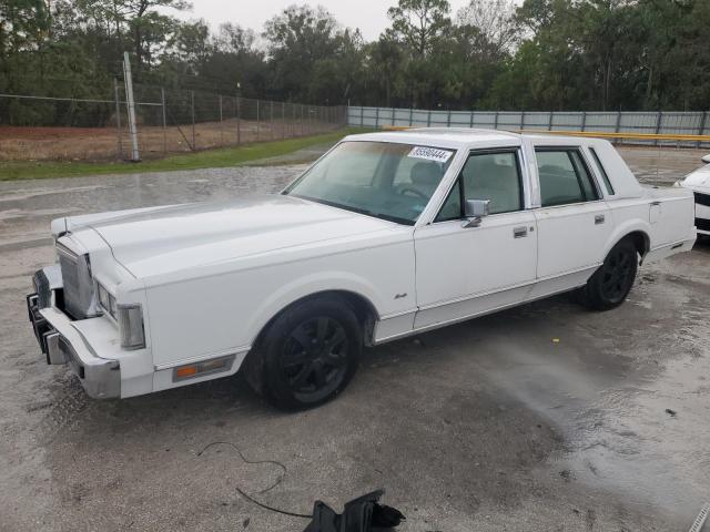  Salvage Lincoln Towncar