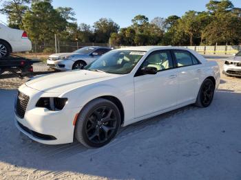  Salvage Chrysler 300