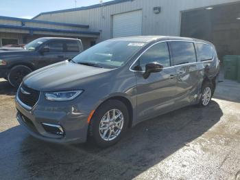  Salvage Chrysler Pacifica