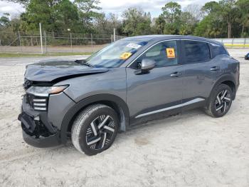  Salvage Nissan Kicks