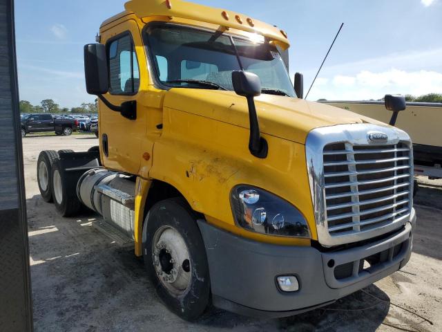  Salvage Freightliner Cascadia 1