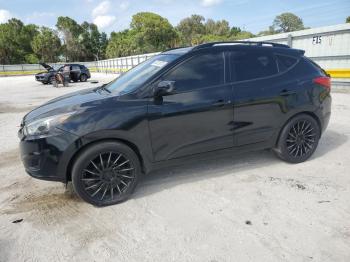  Salvage Hyundai TUCSON