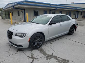  Salvage Chrysler 300