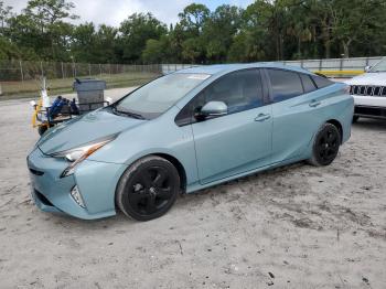  Salvage Toyota Prius