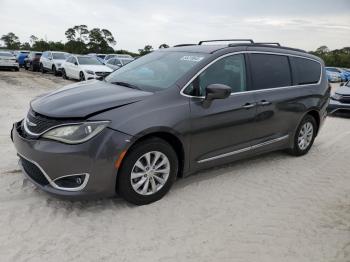  Salvage Chrysler Pacifica