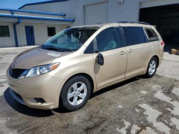  Salvage Toyota Sienna