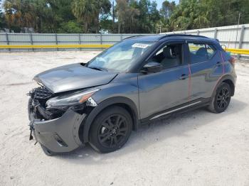  Salvage Nissan Kicks