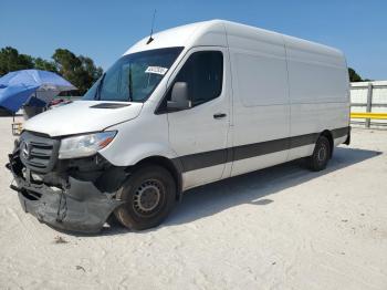  Salvage Mercedes-Benz Sprinter