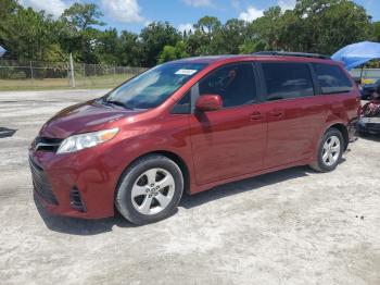  Salvage Toyota Sienna