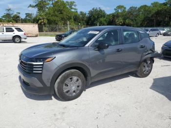  Salvage Nissan Kicks