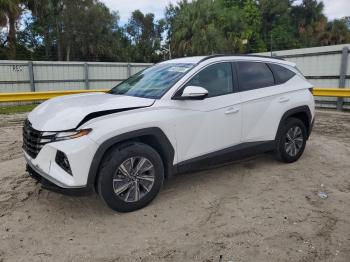  Salvage Hyundai TUCSON