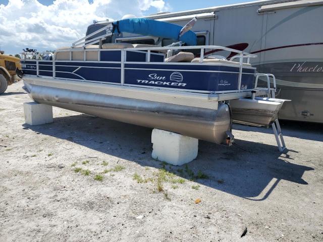 Sun Tracker Boat Image 3