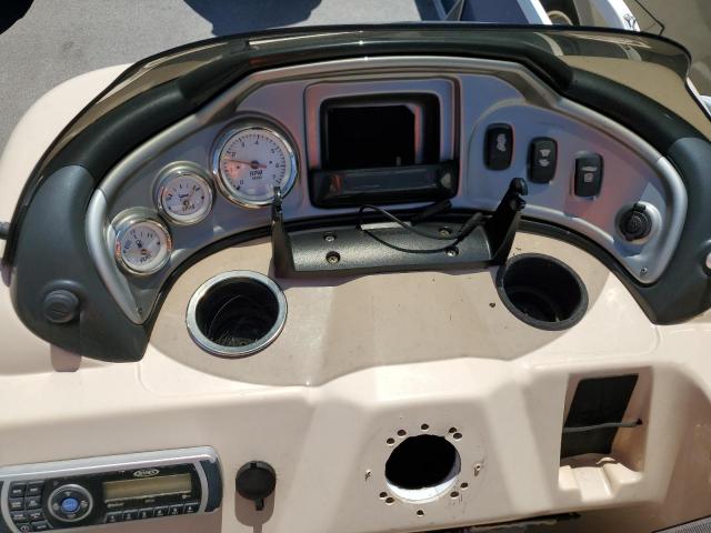 Sun Tracker Boat Image 6