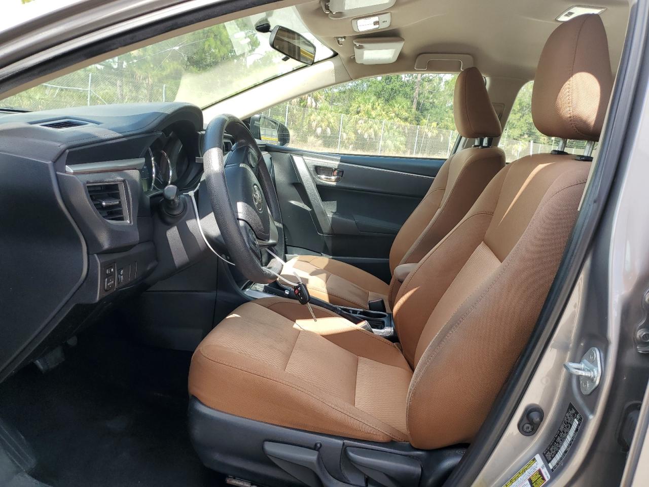 Toyota Corolla L Image 6