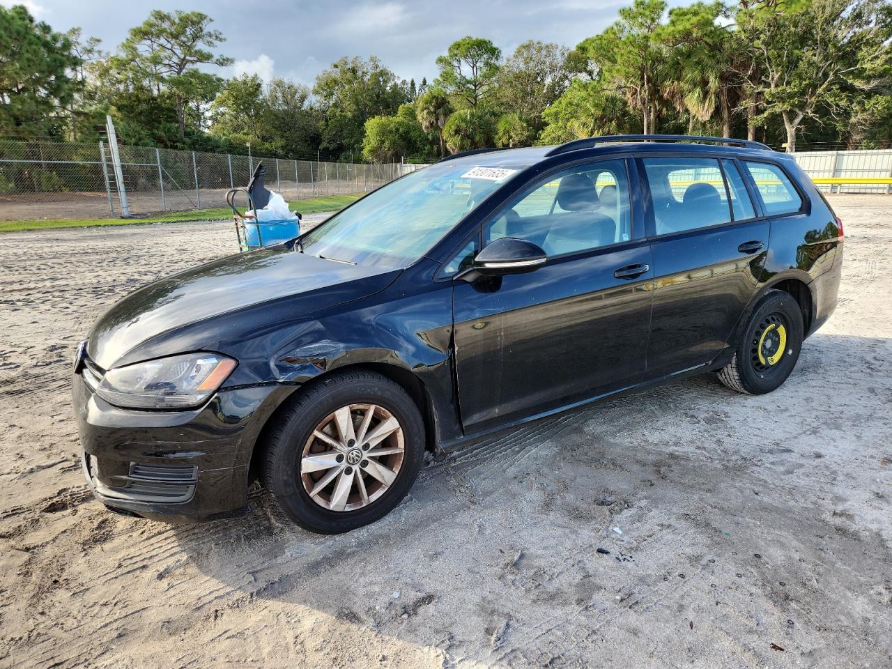 Volkswagen Golf S Image 1