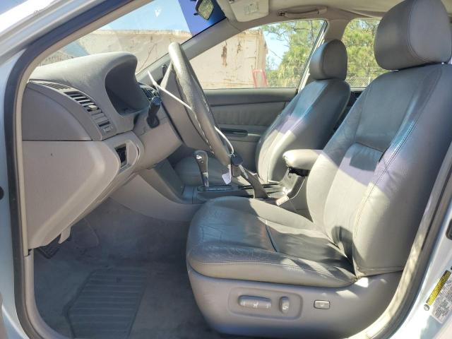 Toyota Camry Le Image 3