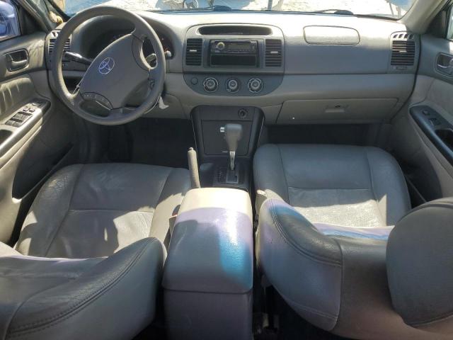 Toyota Camry Le Image 8