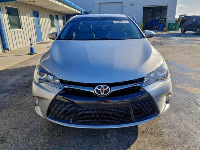 Toyota Camry Le Image 3