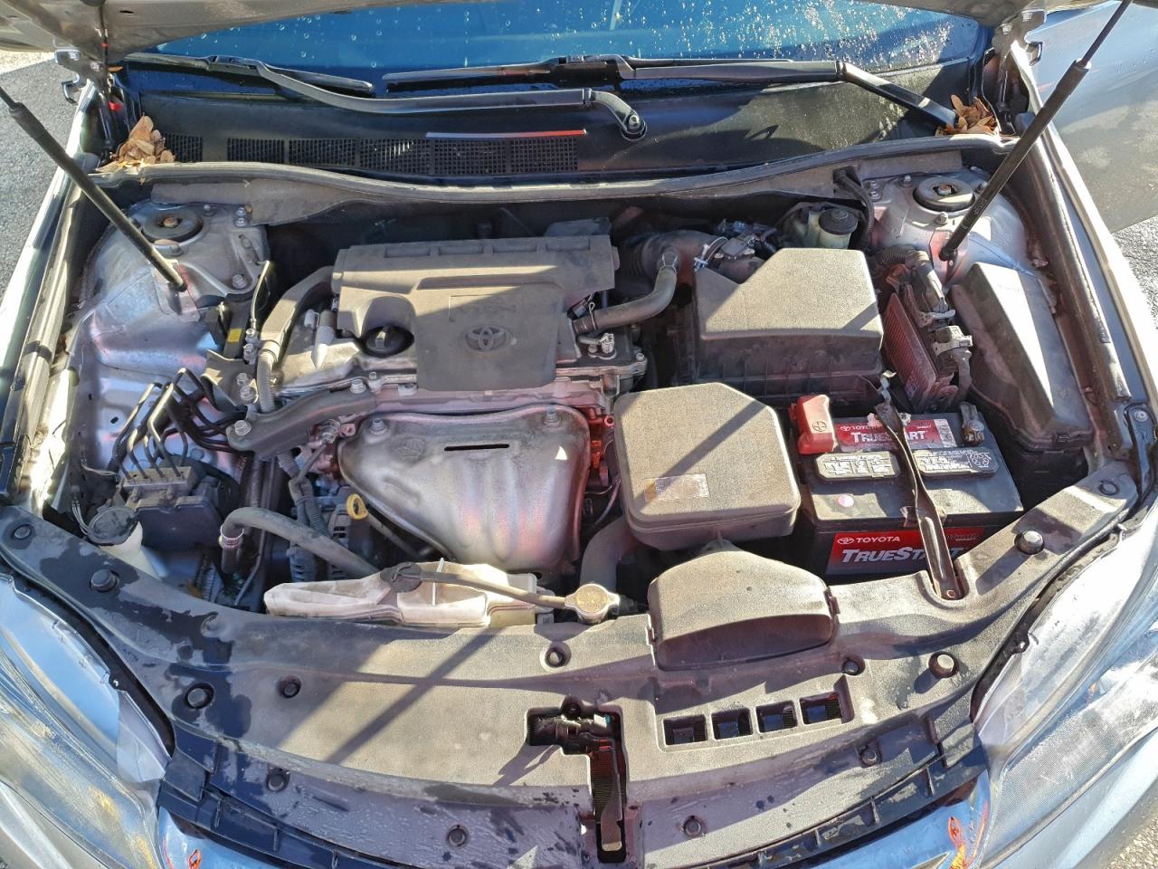 Toyota Camry Le Image 12