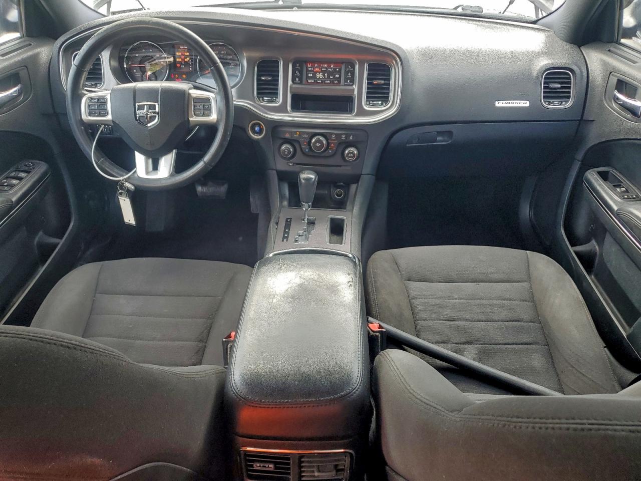 Dodge Charger Se Image 13