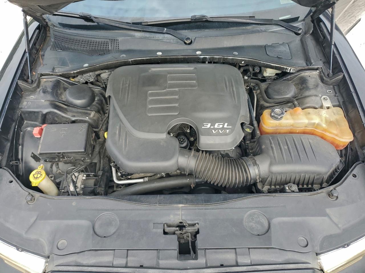 Dodge Charger Se Image 11