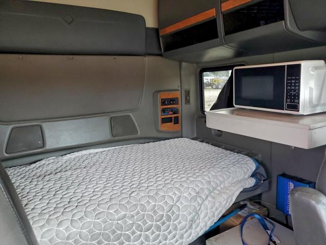 International Prostar Image 9