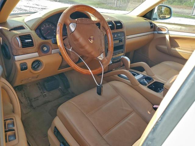 Porsche Cayenne Image 10