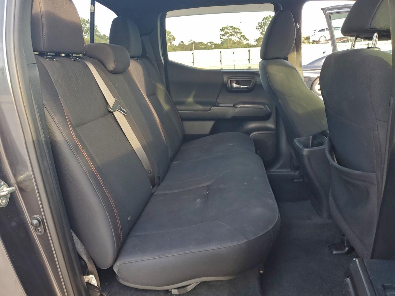 Toyota Tacoma Double Cab Image 7