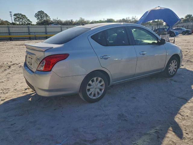Nissan Versa S Image 11