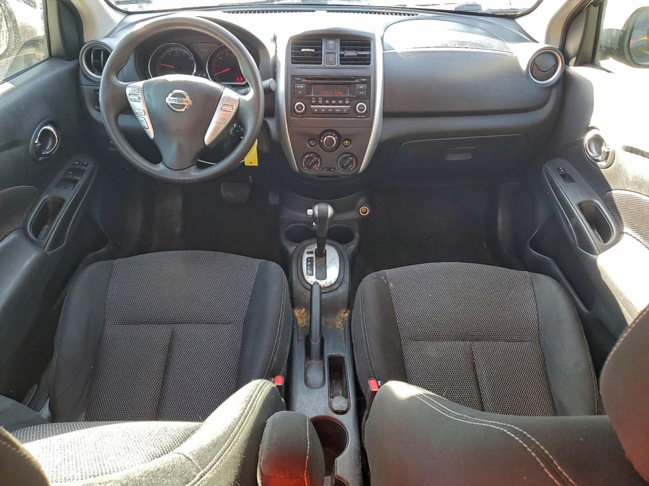 Nissan Versa S Image 7