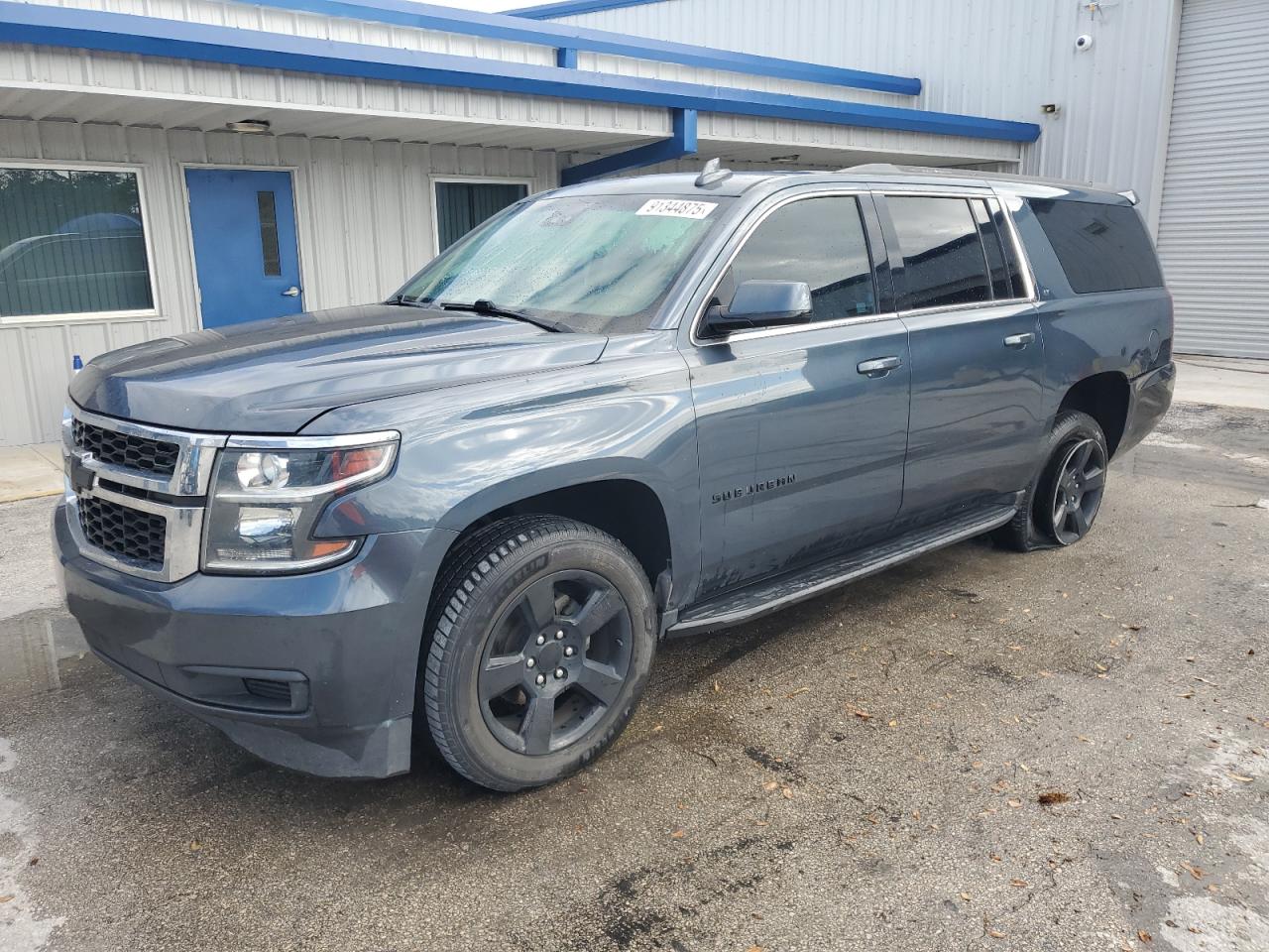 Chevrolet Suburban C1500 Lt Image 1