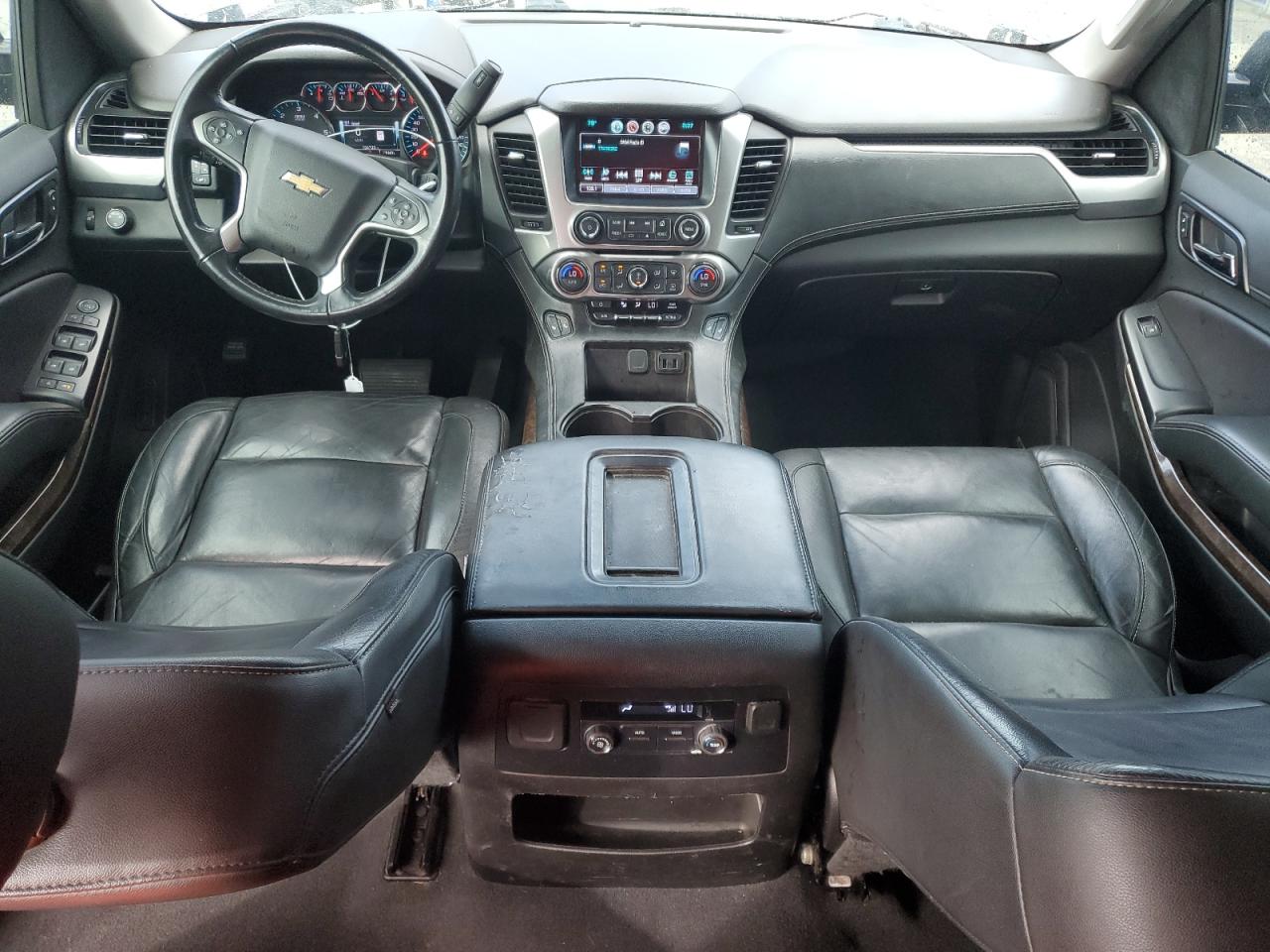 Chevrolet Suburban C1500 Lt Image 5