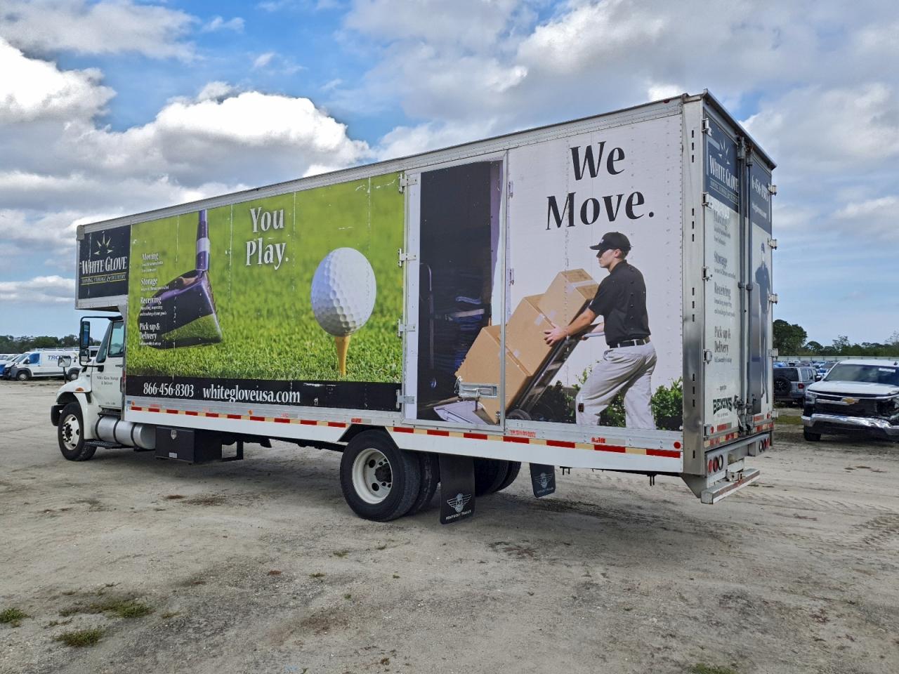 International 4300 4300 Image 2