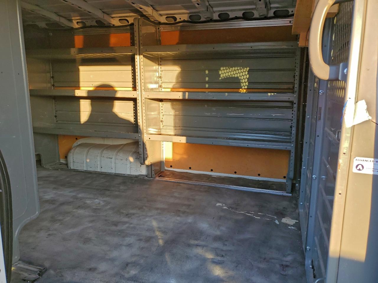 Nissan Nv 1500 S Image 7