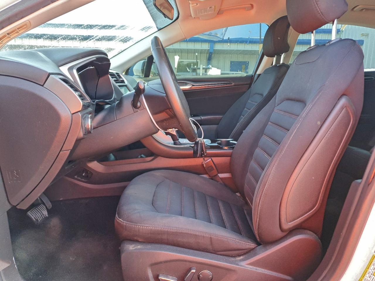 Ford Fusion Se Image 4