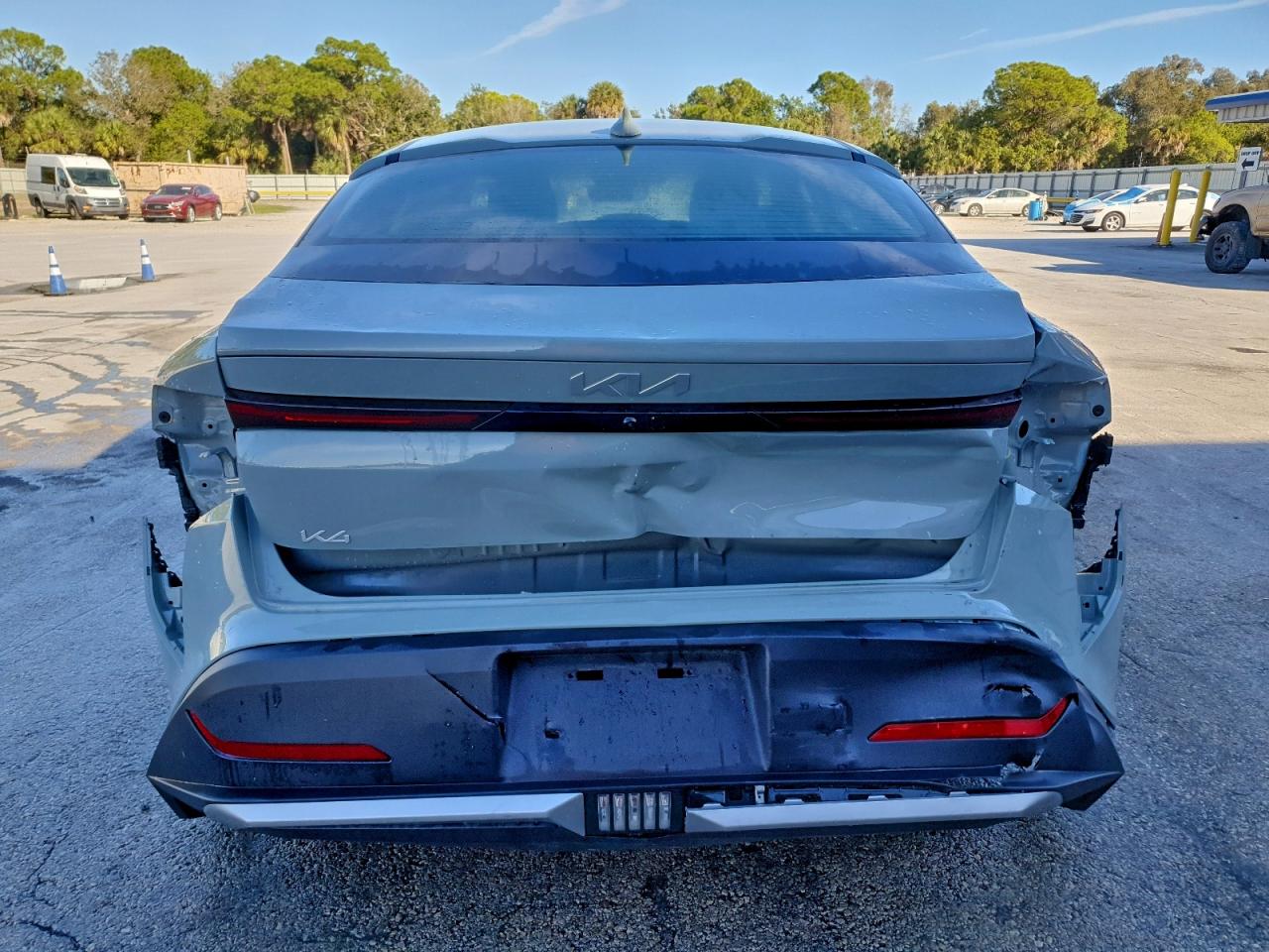 Kia K4 Lx Lx Image 3