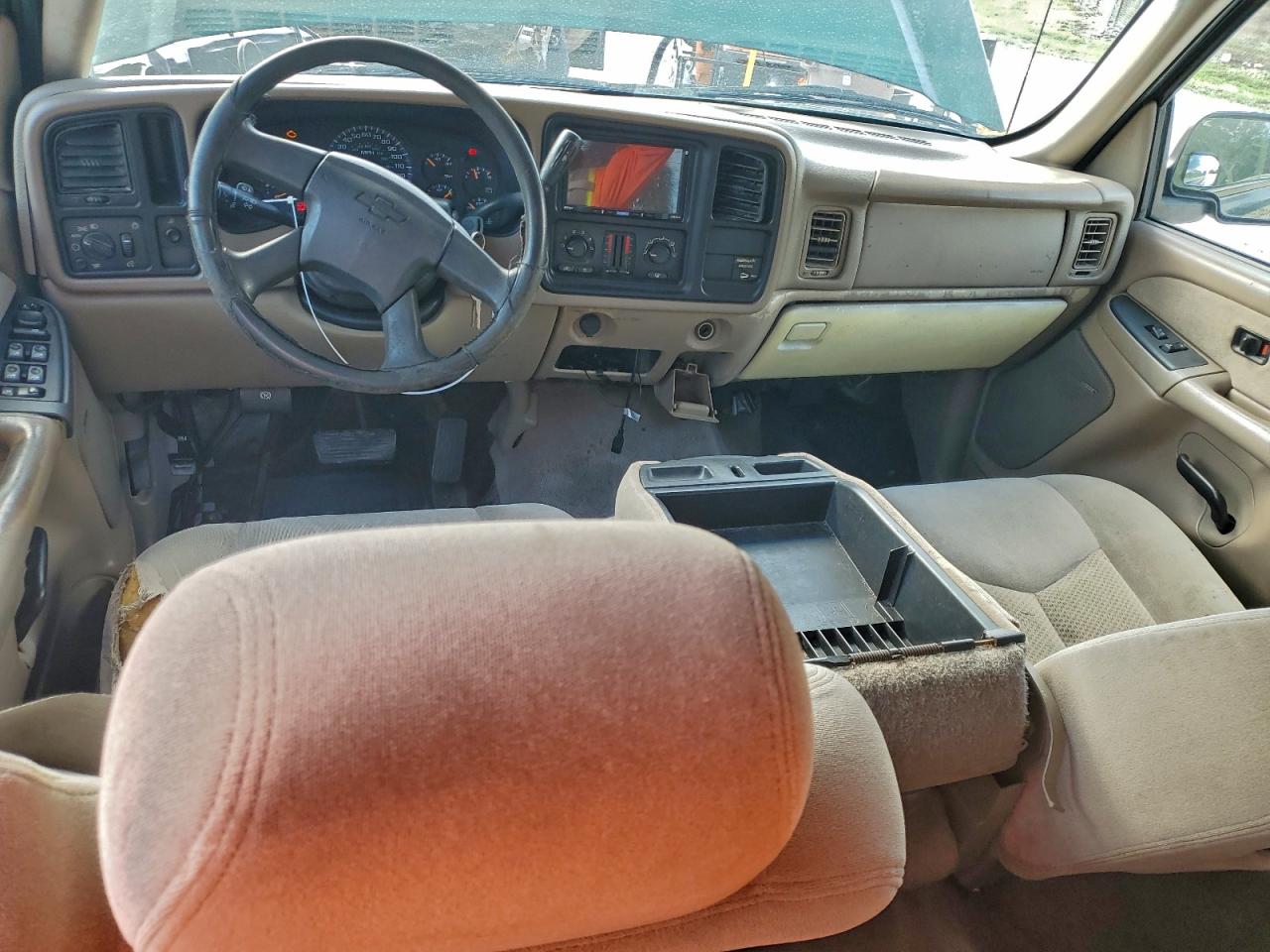 Chevrolet Silverado C1500 Image 10