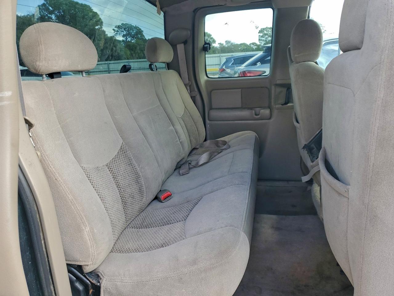 Chevrolet Silverado C1500 Image 9