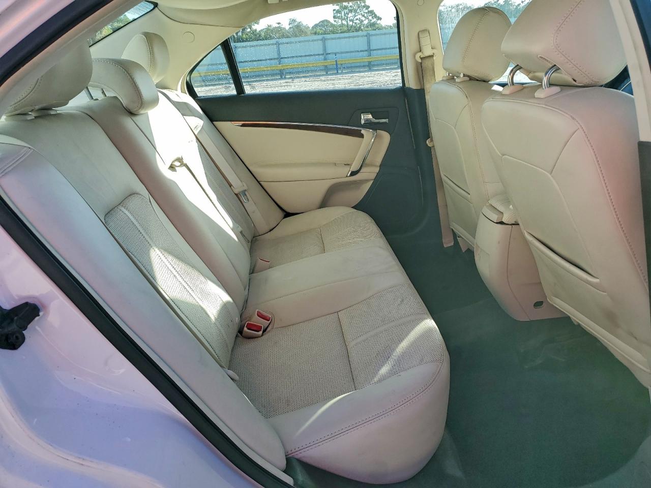 Lincoln MKZ Image 12