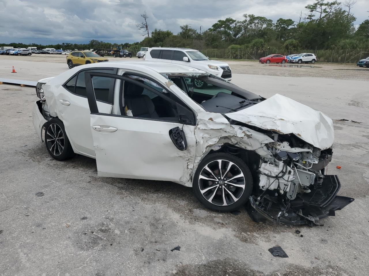 Toyota Corolla L Image 7