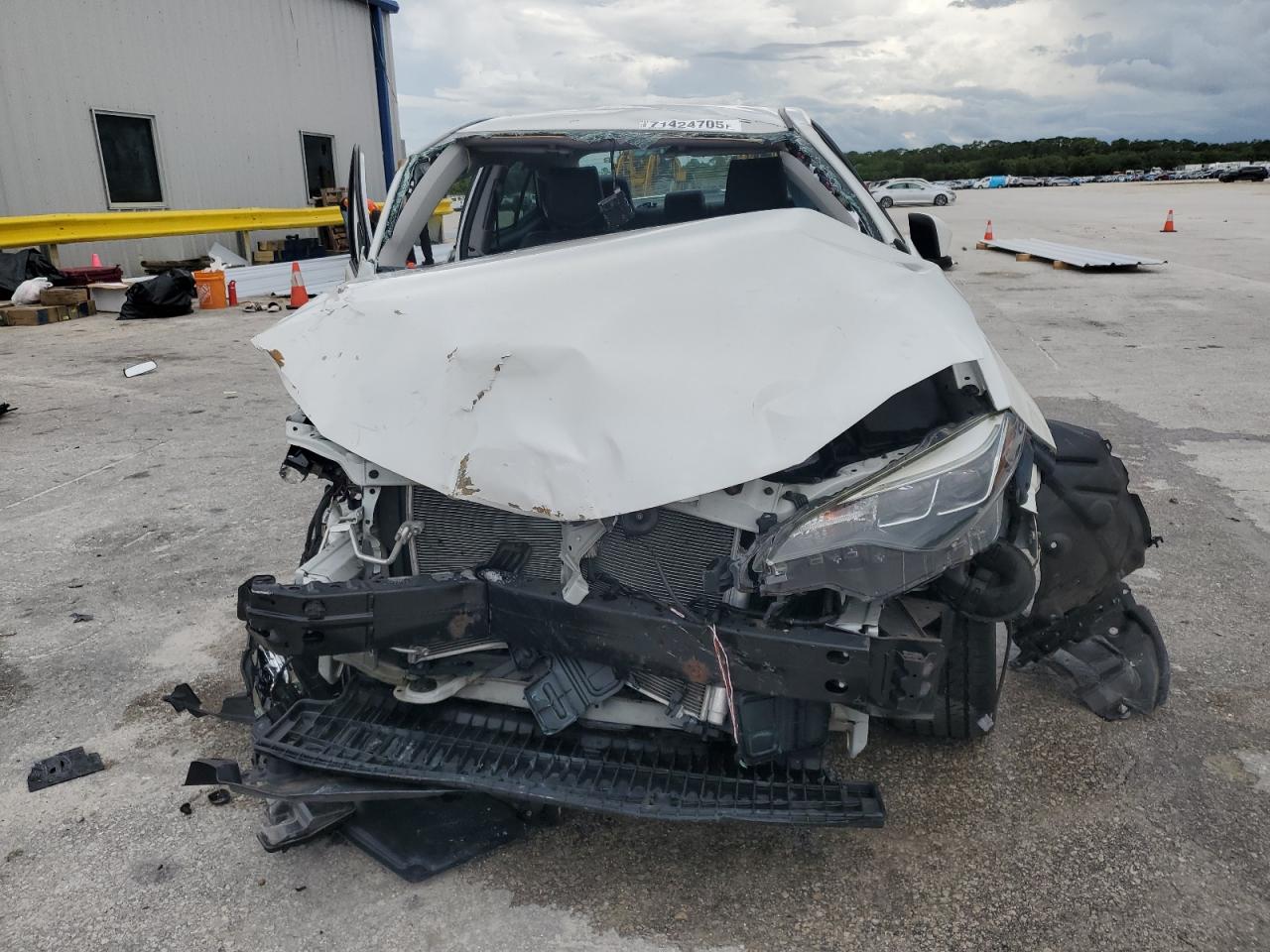 Toyota Corolla L Image 3