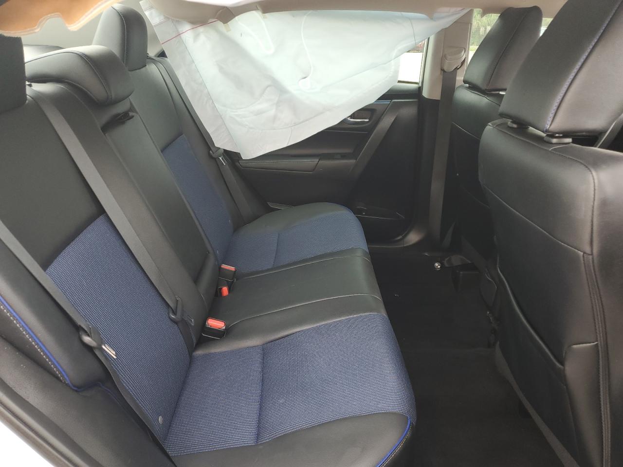 Toyota Corolla L Image 13