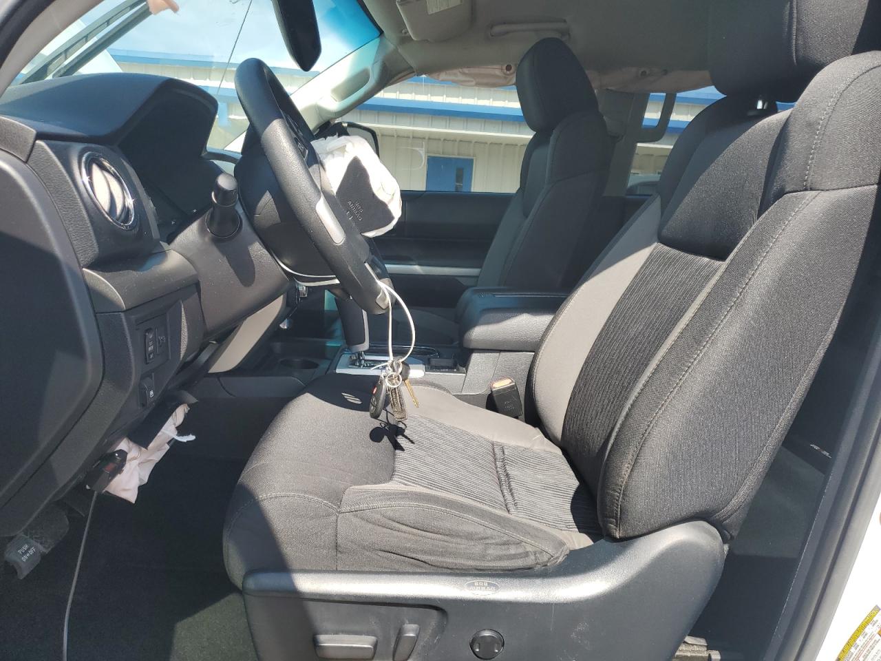 Toyota Tundra Crewmax Sr5 Image 6