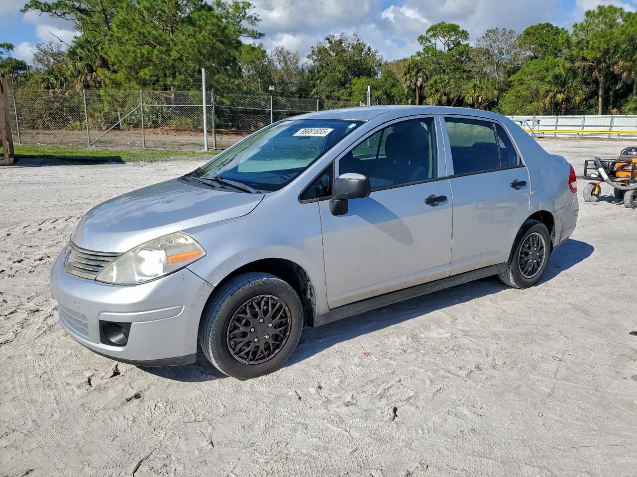 Nissan Versa S Image 1