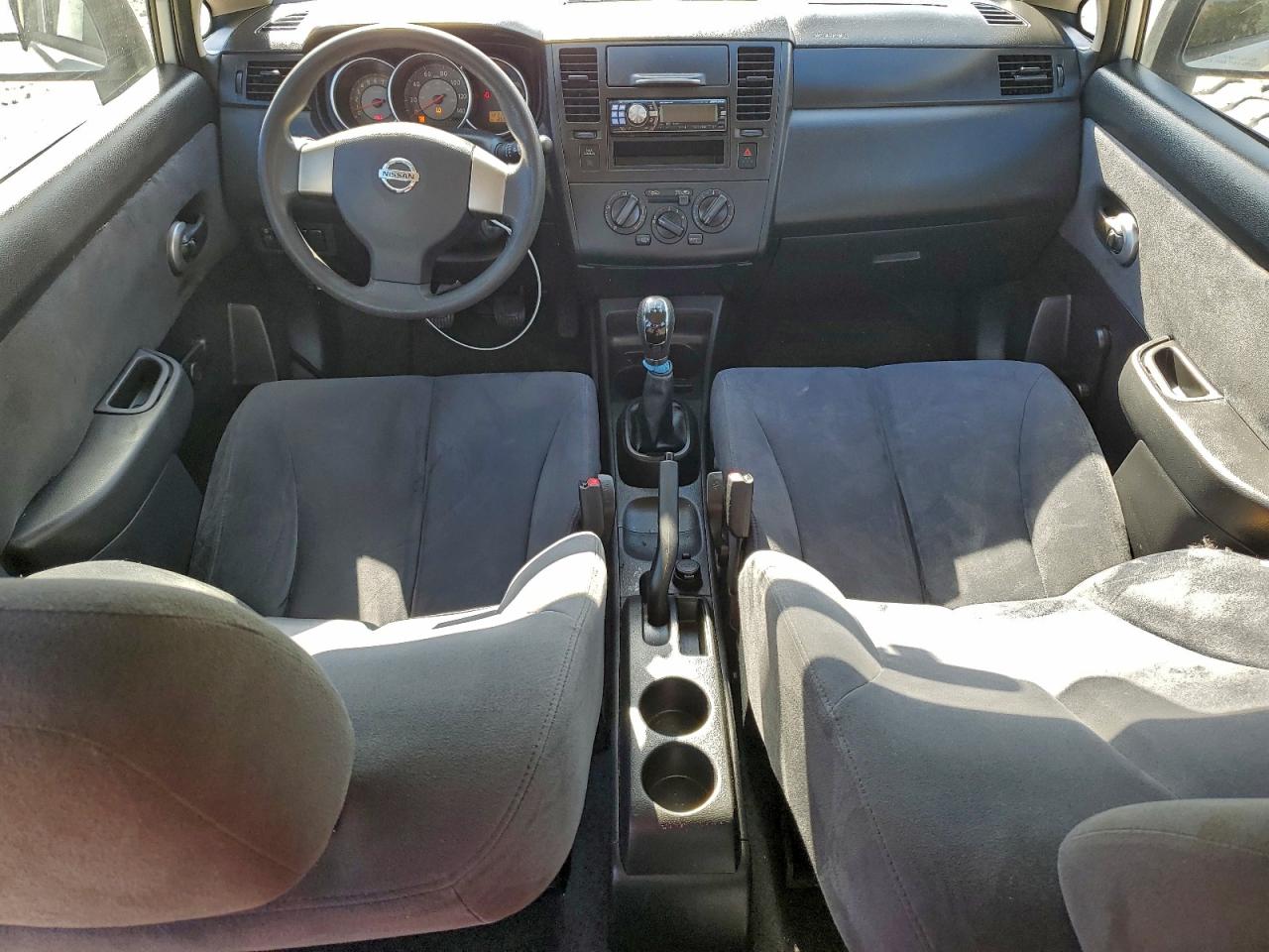 Nissan Versa S Image 11