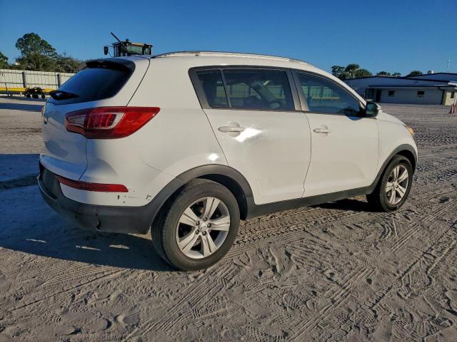 Kia Sportage Base Image 3
